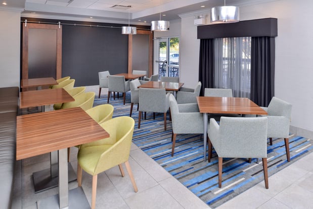 Images Holiday Inn Express & Suites St. Louis West-O'Fallon by IHG
