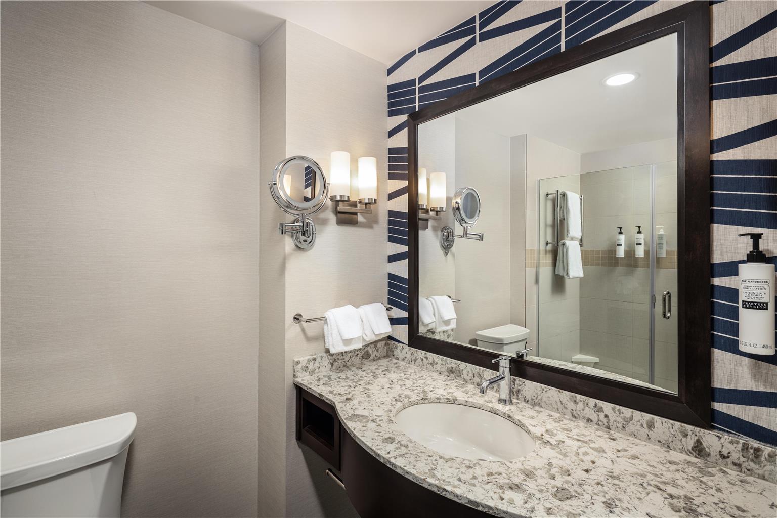 Guest room bath