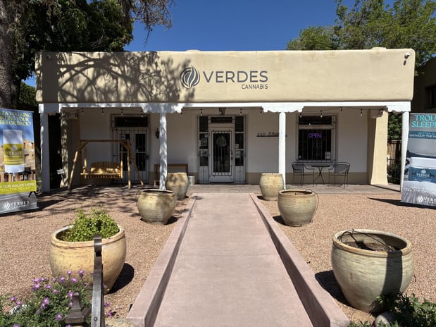 Images Verdes Cannabis - Santa Fe Plaza