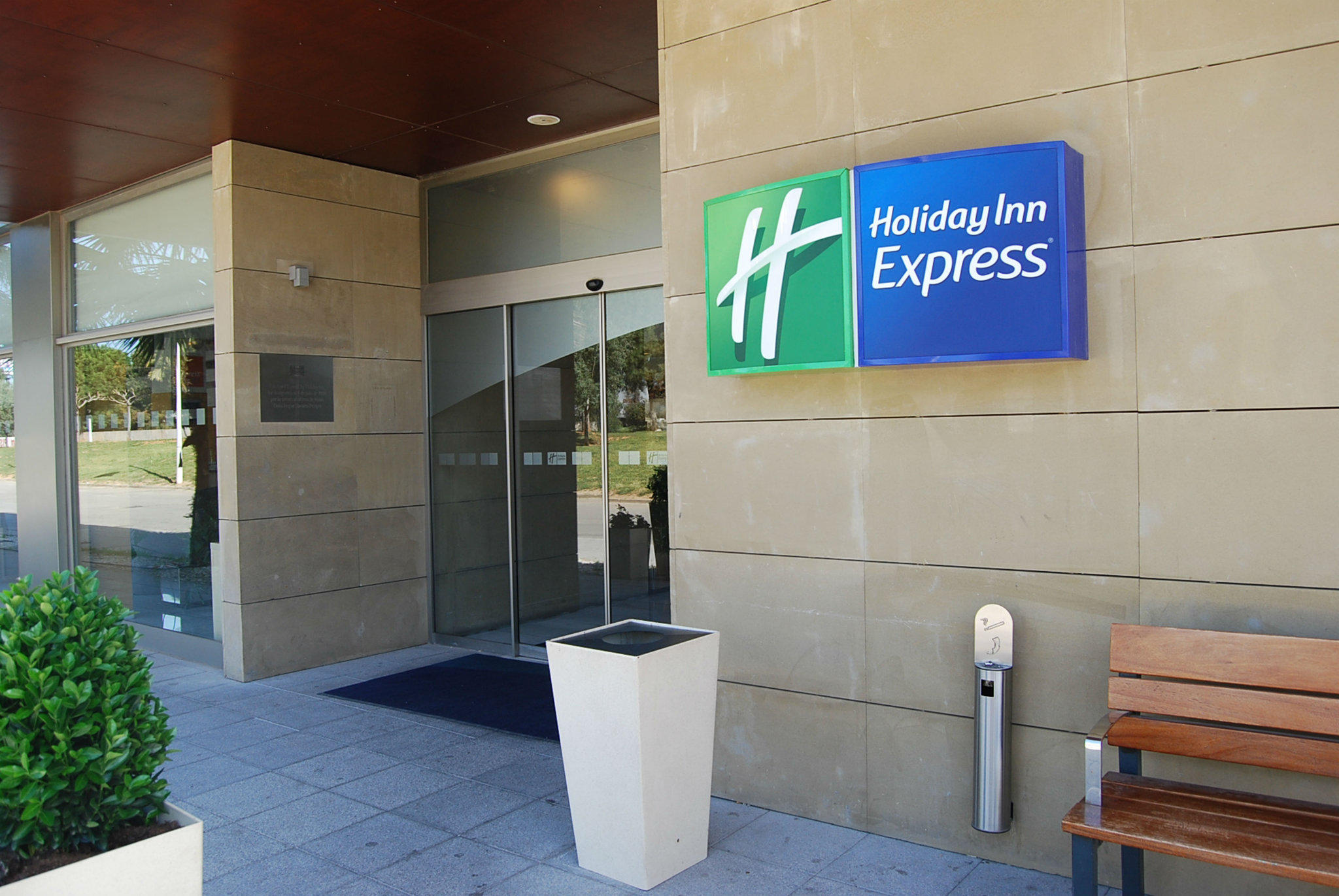 Images Holiday Inn Express Valencia - Bonaire, an IHG Hotel