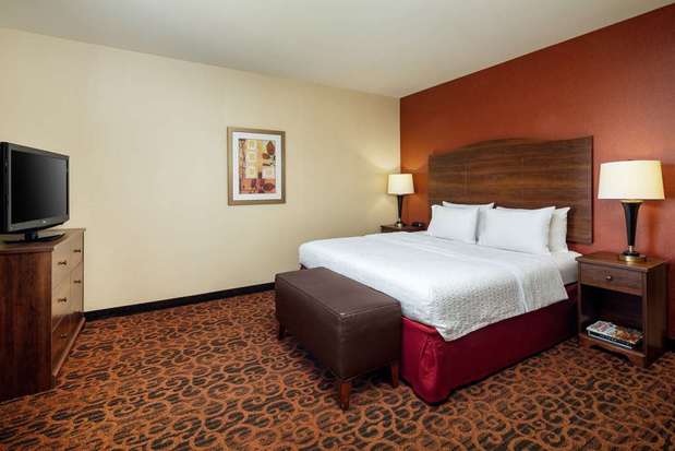 Images Hampton Inn & Suites Scottsdale at Talking Stick