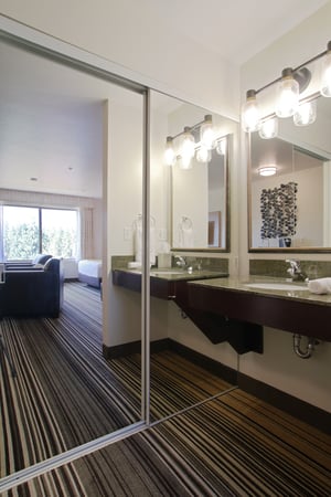 Images Oxford Suites Spokane Valley