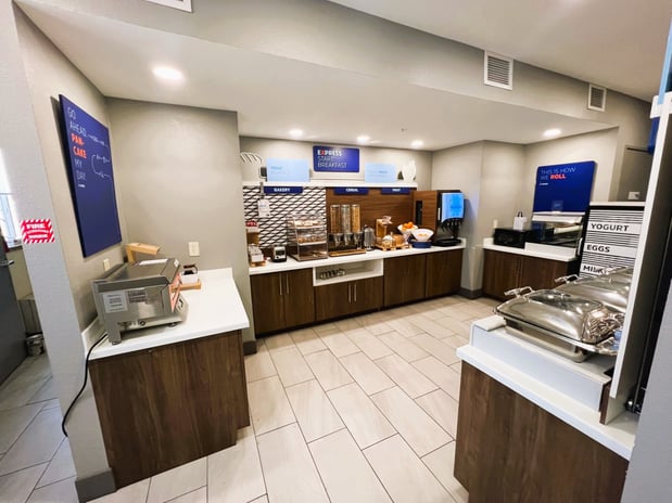 Images Holiday Inn Express Wichita North - Park City by IHG