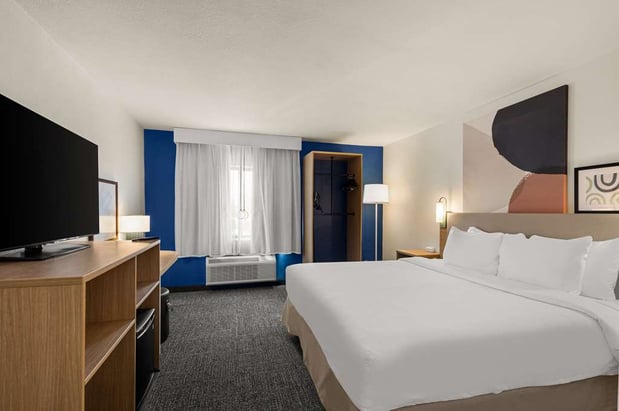 Images Spark by Hilton Fort Wayne