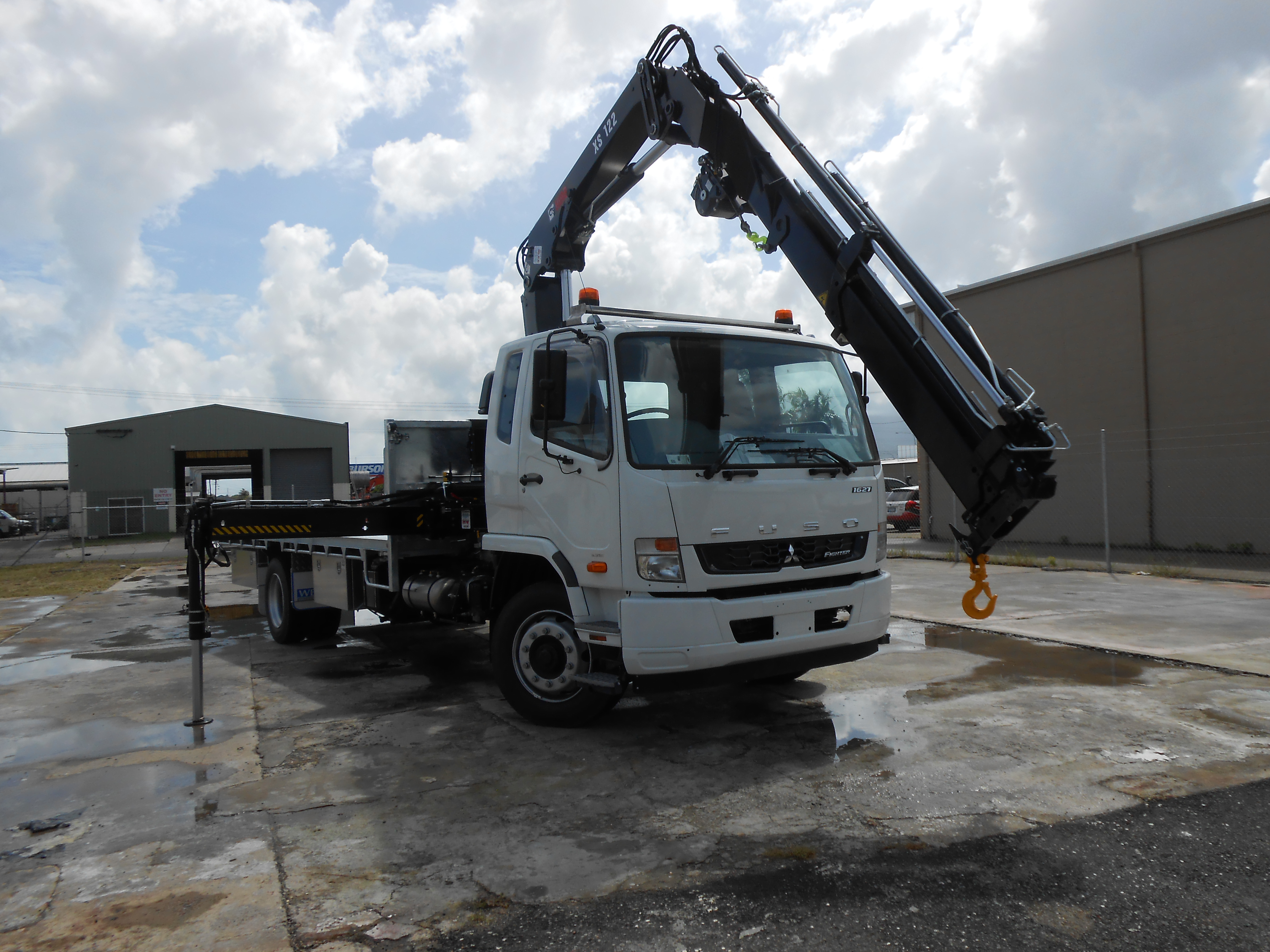 Images Silverback Ute Trays & Canopies