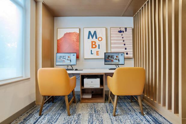 Images Holiday Inn Express & Suites Mobile – I-65 by IHG