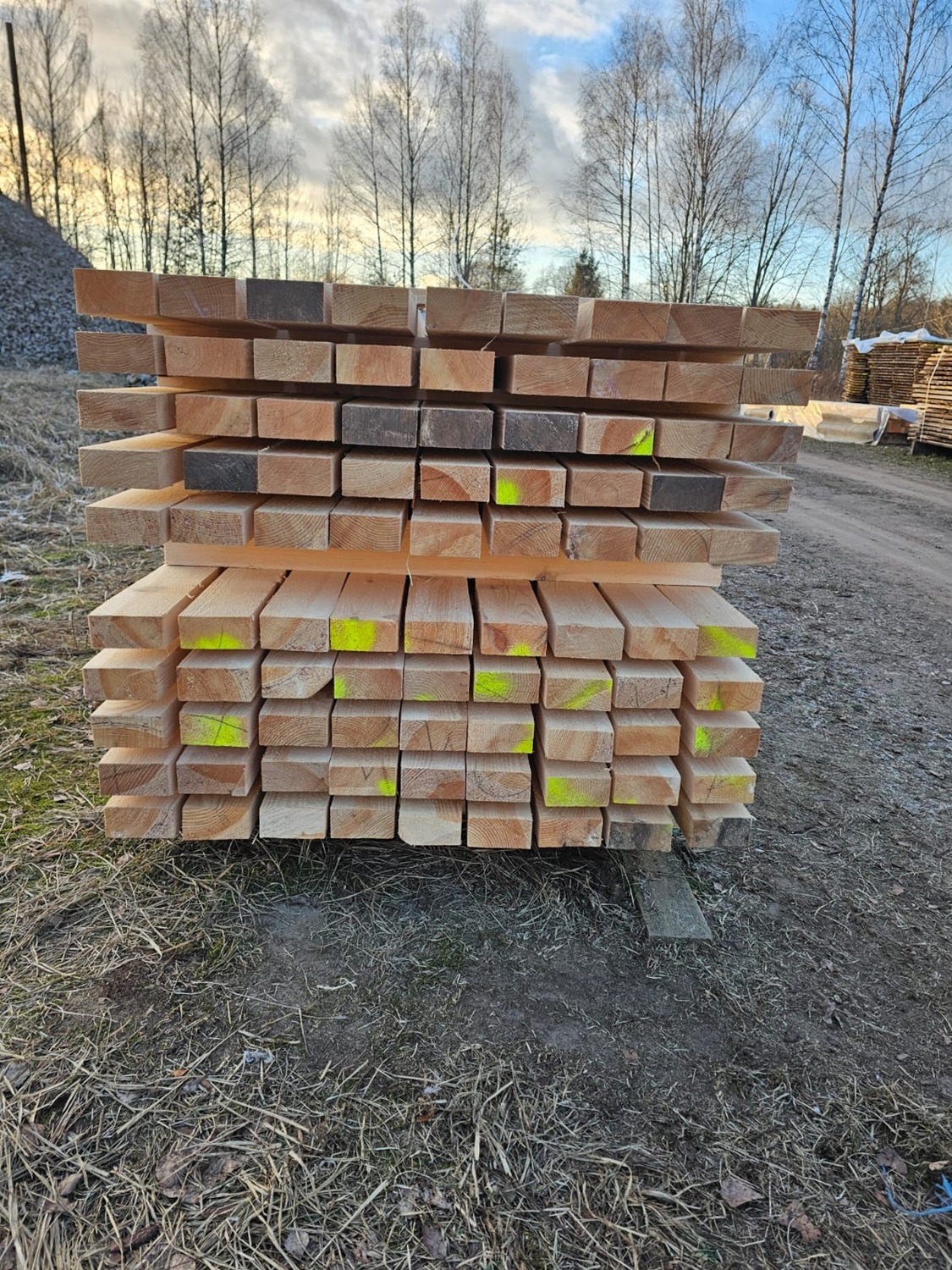 KastWood kvalitatīvas priedes bruses karkasa mājām