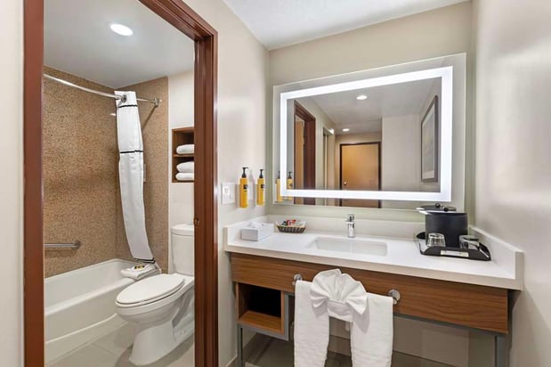 Images Best Western Plus Newport Mesa Inn