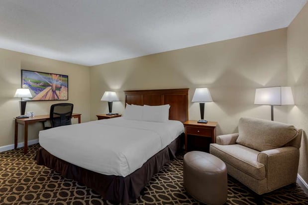 Images Best Western Plus Wooster Hotel & Conference Center