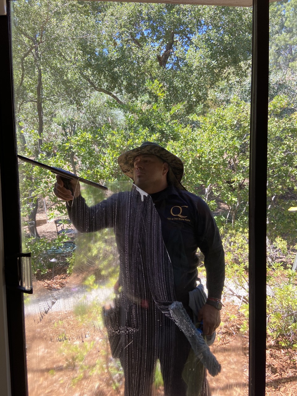 Windows Inside and Outside-Quick And Clean Window Washing