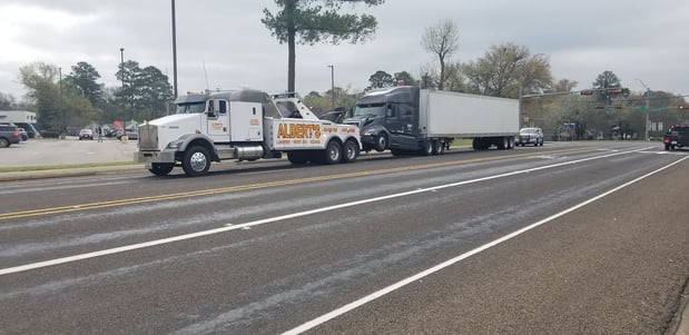 Images Albert's Towing & Transport