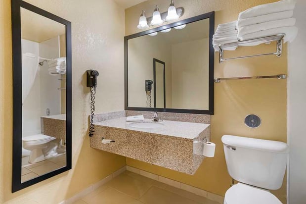 Images Best Western Green Bay Inn Conference Center