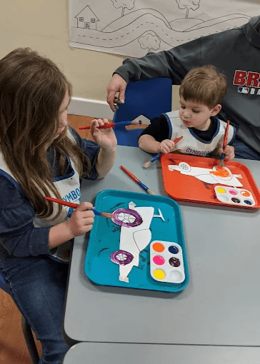 Those first steps are a big adventure, and our play equipment gives new walkers an engaging place to practice. Gymboree’s infant classes in Columbus support emerging abilities through movement, exploration, and plenty of positive encouragement.
