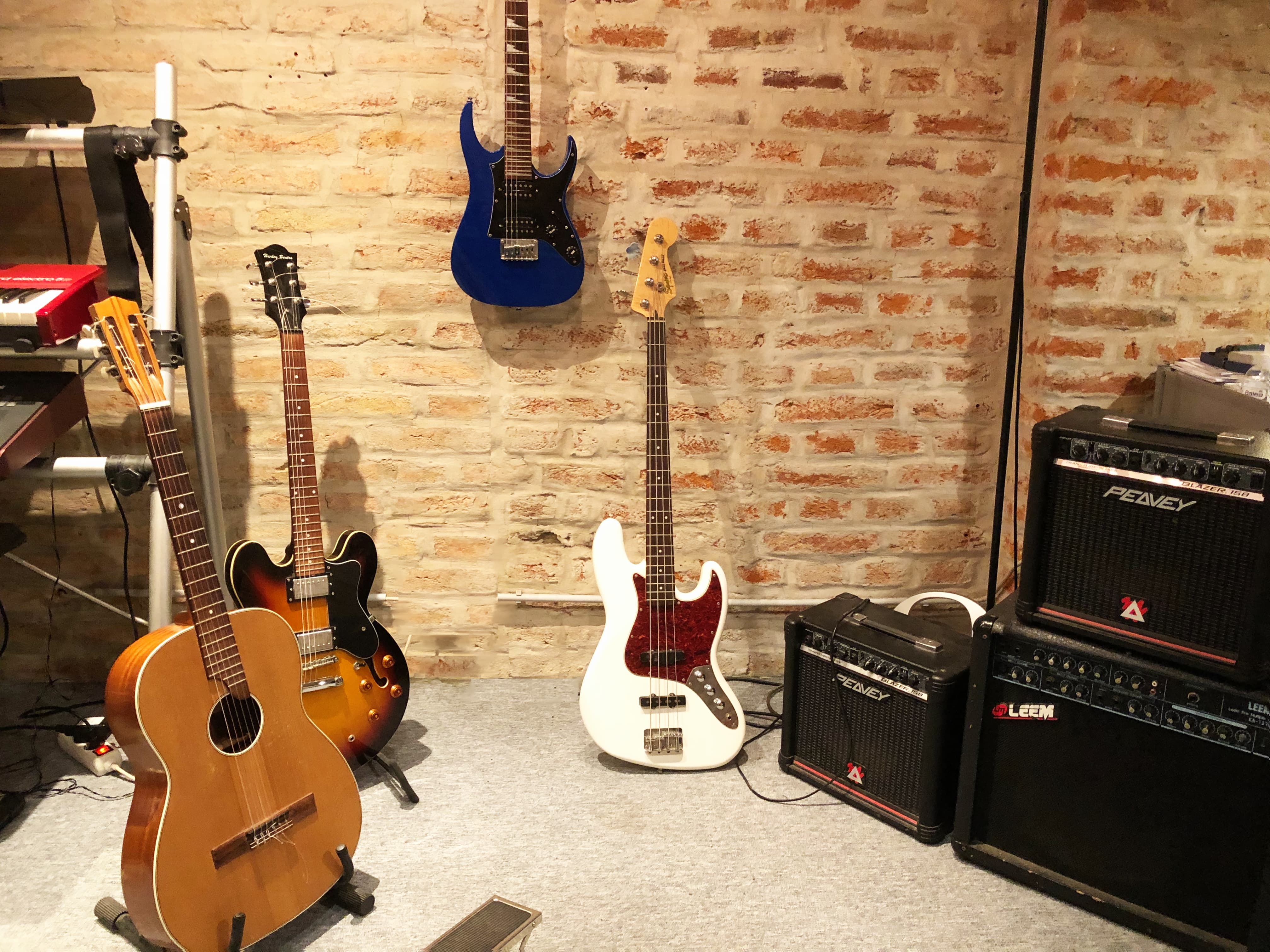 Gitarren_ Musikzentrum TonArt | München