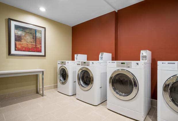 Images Holiday Inn Manitowoc by IHG