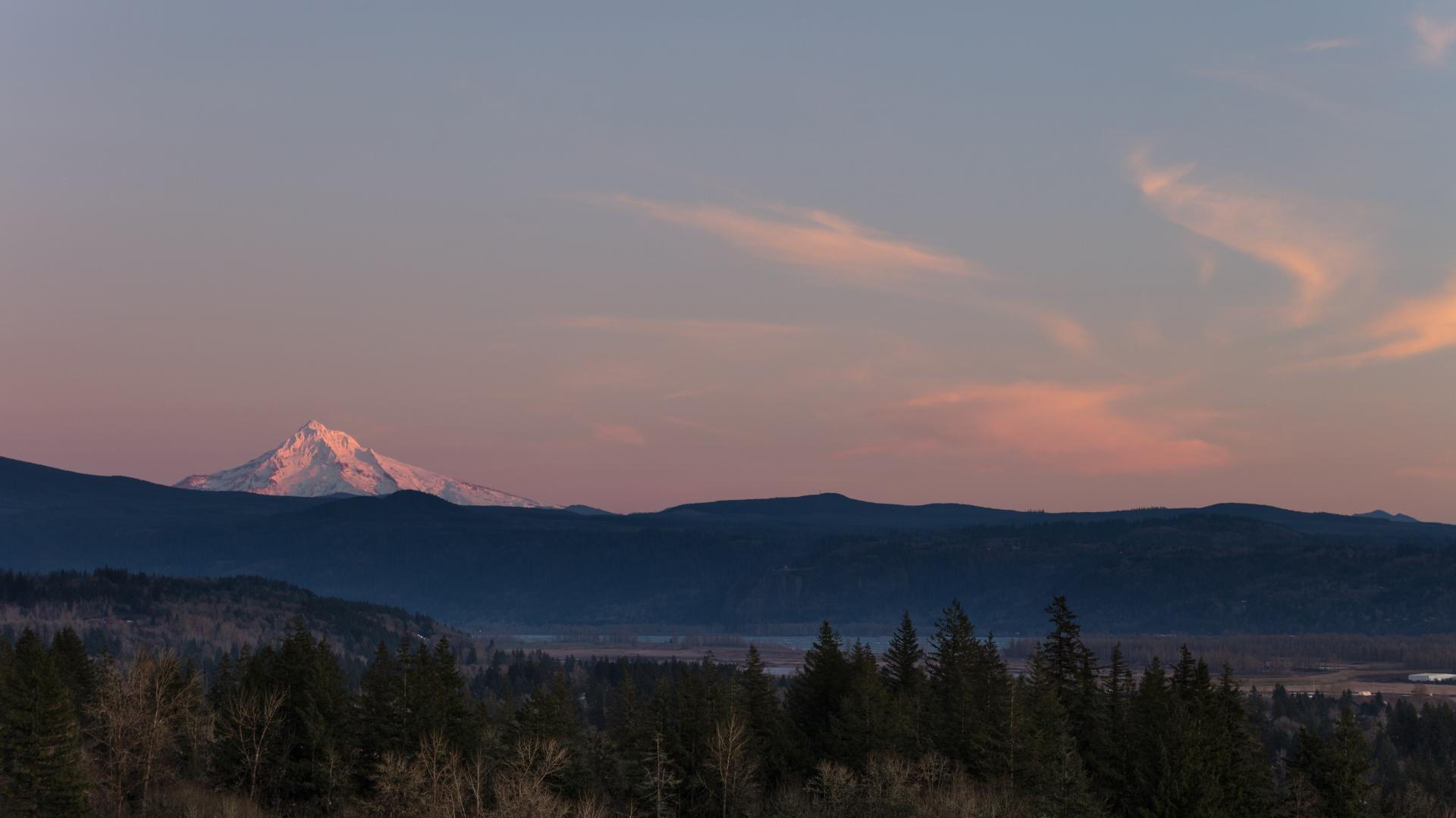 Wake up each day to stunning mountain and river views