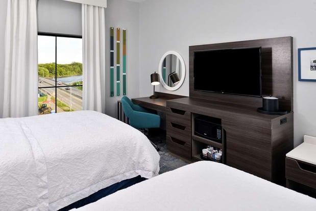 Images Hampton Inn Cedar Falls Downtown