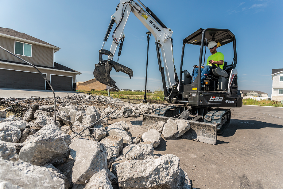 Bobcat Excavator Clamp Grabs Large Rocks Bobcat of Lima Bellefontaine (937)595-5050