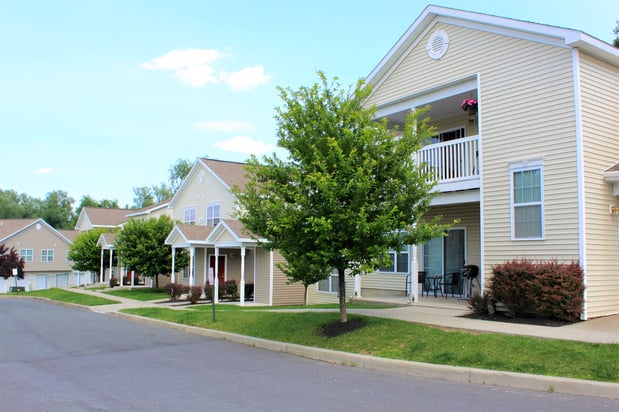 Images Eagle Rock Apartments & Townhomes at Rensselaer