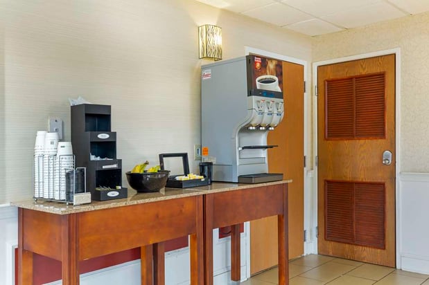 Images Best Western Plus The Inn at Sharon/Foxboro