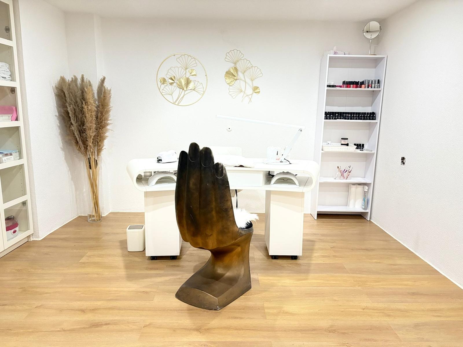 Suzis Nails, Suzana Zivkovic, Bahnhofstrasse 33 in Dübendorf