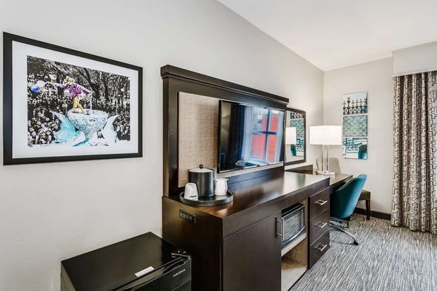 Images Hampton Inn & Suites Mobile- Downtown Historic District