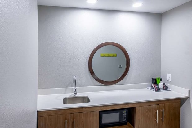 Images Hampton Inn & Suites Cleburne