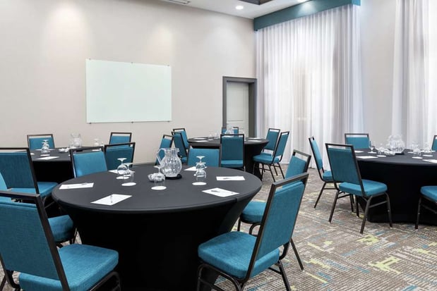 Images Hampton Inn & Suites Orlando Airport @ Gateway Village