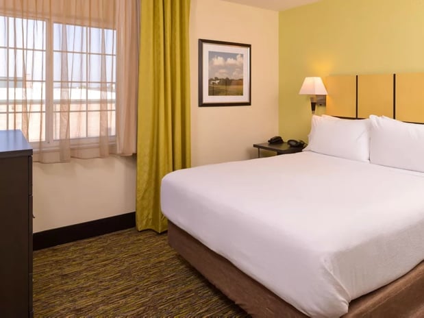 Images Candlewood Suites Jefferson City by IHG
