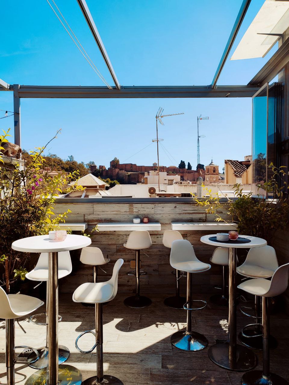 Images Terraza la Merced Karaoke Bar