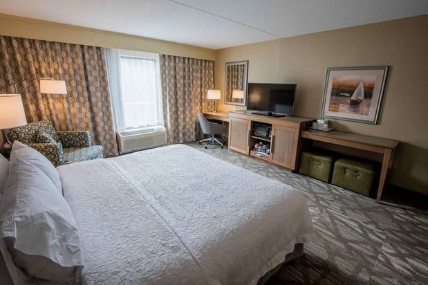 Images Hampton Inn & Suites Tilton