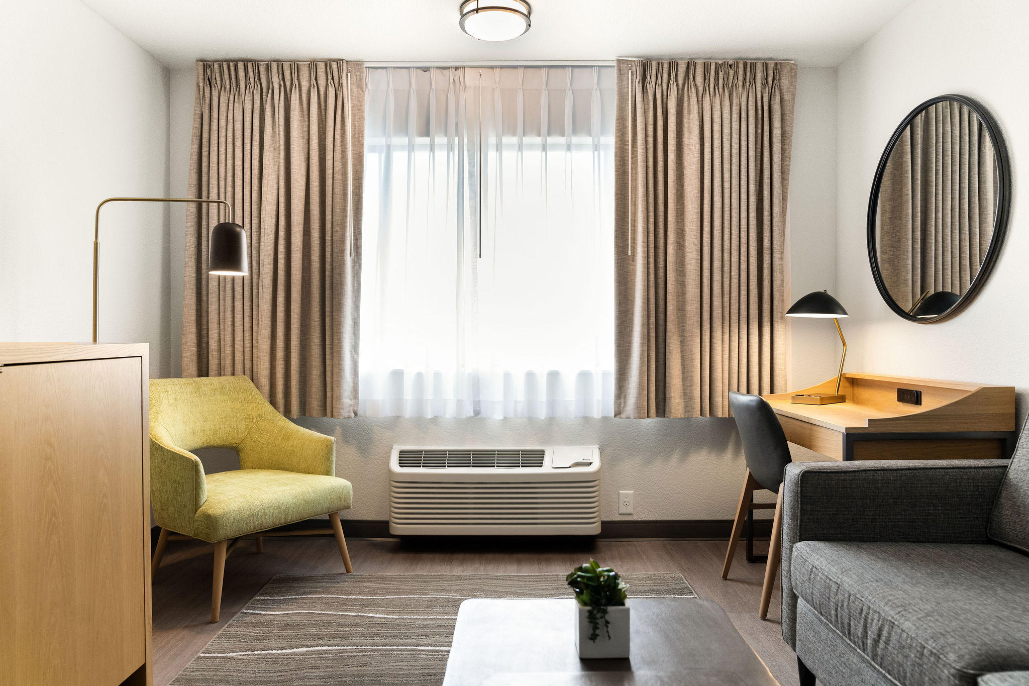 Oxford Suites Redding Guestrooms