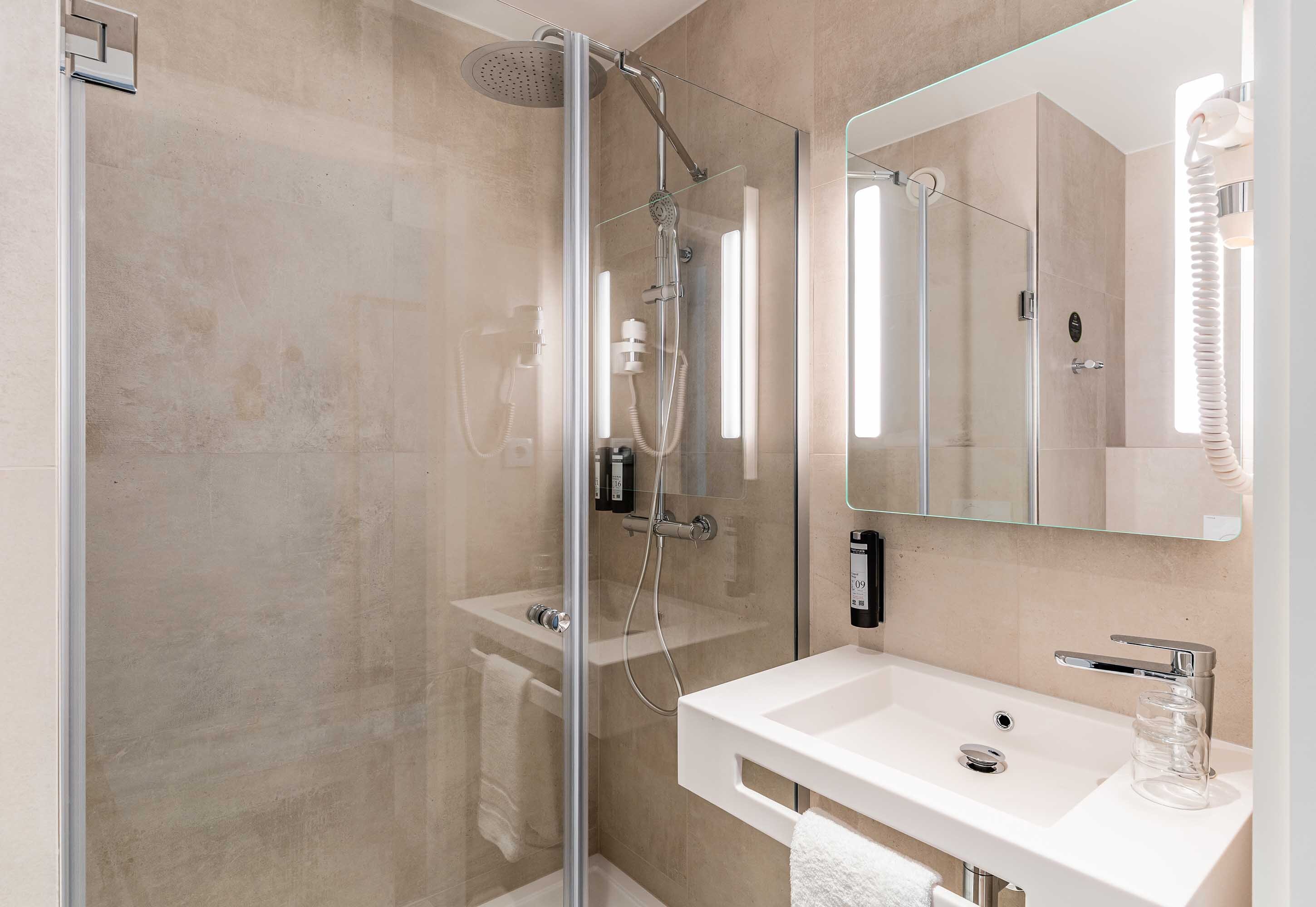 Images B&B HOTEL Luxembourg Centre Cloche d'Or