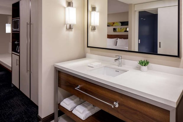 Images Hilton Garden Inn Waikiki Beach