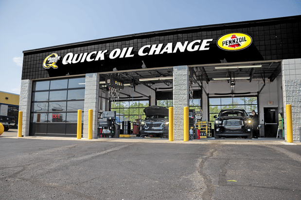 Images Performance Plus Quick Oil Change