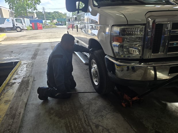 Images CB Truck Tire Service Inc