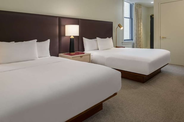 Images Hotel Savoy Kansas City, Tapestry Collection by Hilton