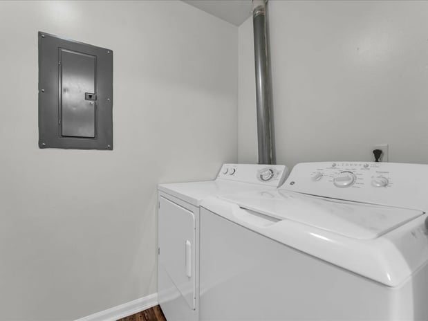 Images River Club Apartments