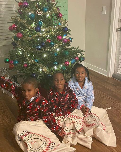 Christmas Eve at the Kenan's   Email your favorite pictures â¡ scsa@edupix.org  Holidays  winterbreak  pics