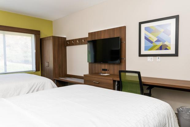 Images Holiday Inn Express & Suites Lubbock Central - Univ Area by IHG