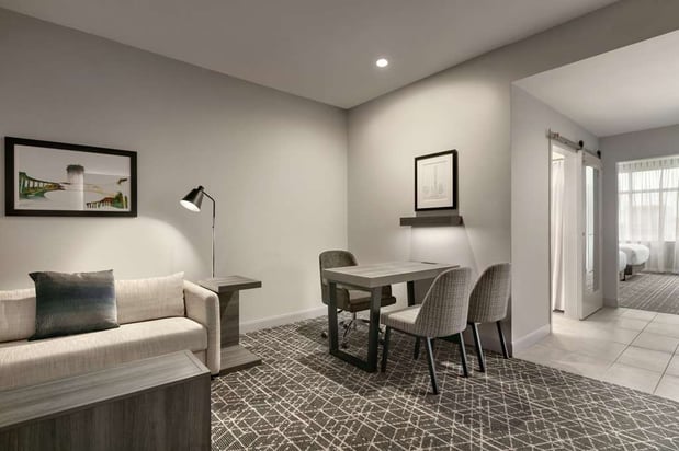 Images Embassy Suites by Hilton Atlanta Midtown