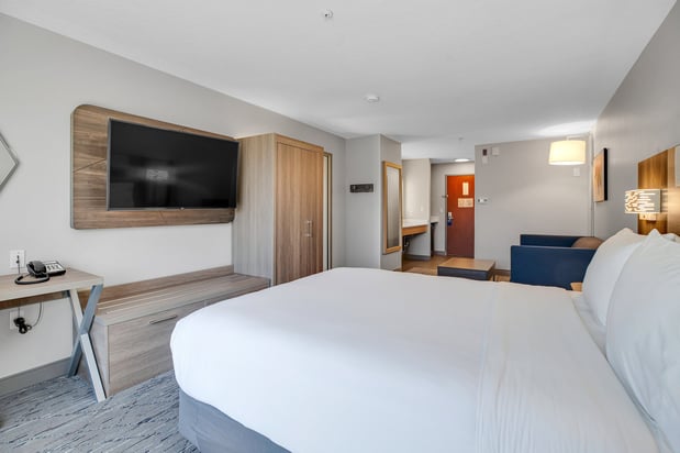 Images Holiday Inn Express & Suites Portland-Jantzen Beach by IHG