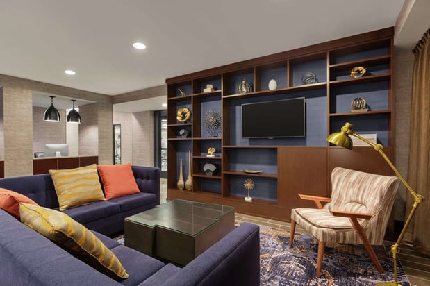 Images DoubleTree by Hilton McLean Tysons