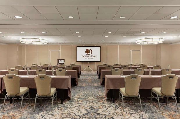 Images DoubleTree by Hilton McLean Tysons