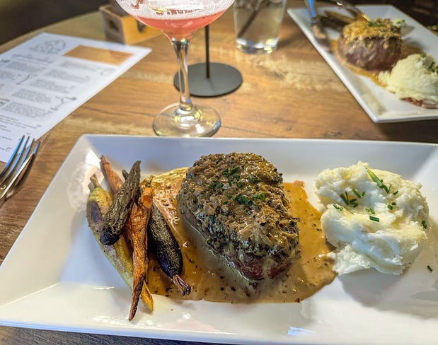 Images Tipsy on Main Kitchen & Cocktails