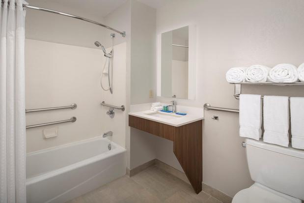 Images Holiday Inn Express San Antonio N-Riverwalk Area by IHG