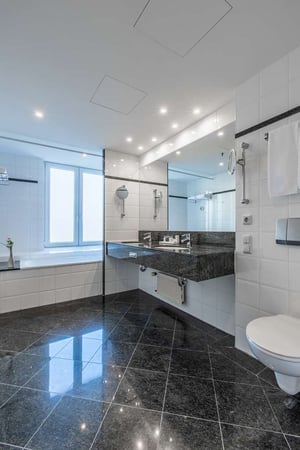 Junior Suite - Bathroom