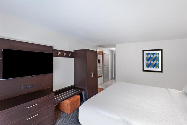 Images Holiday Inn Express & Suites Baton Rouge East by IHG