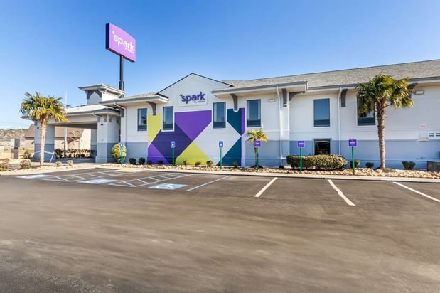 Images Spark by Hilton Calhoun