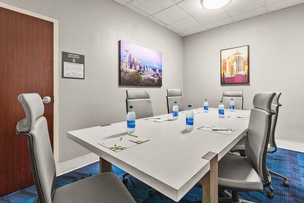 Images Holiday Inn & Suites Bothell by IHG